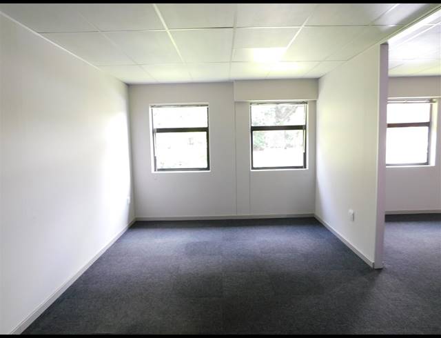 122M² OFFICE TO LET IN RANDPARK RIDGE